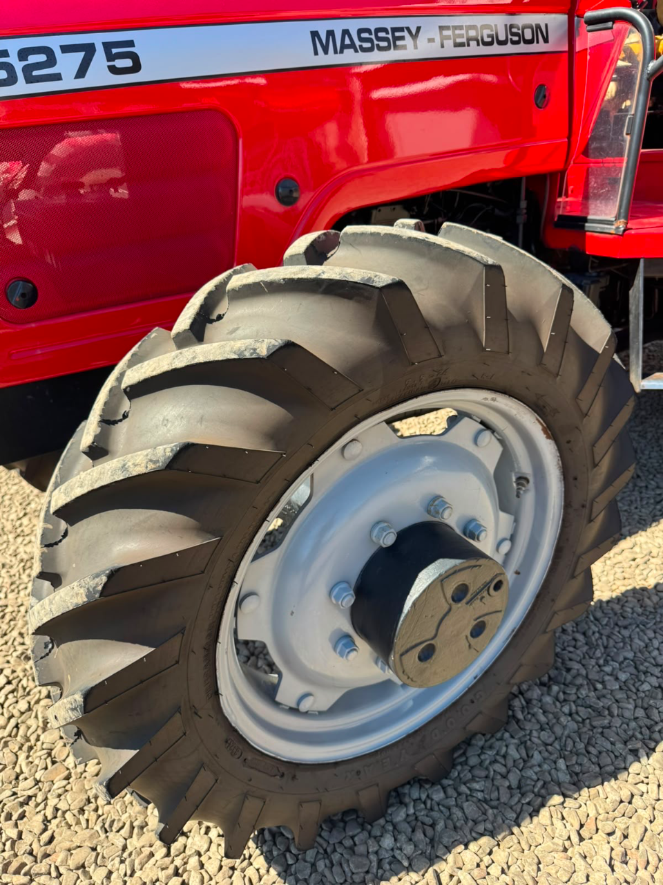 Trator Massey Ferguson  5275 ano 2004  Com 4 pneus novos  Revisado único dono  Valor 95 mil - Foto 6