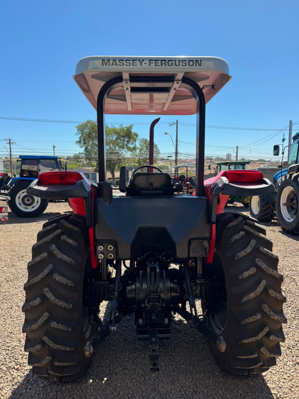 Trator Massey Ferguson  5275 ano 2004  Com 4 pneus novos  Revisado único dono  Valor 95 mil - Foto 7