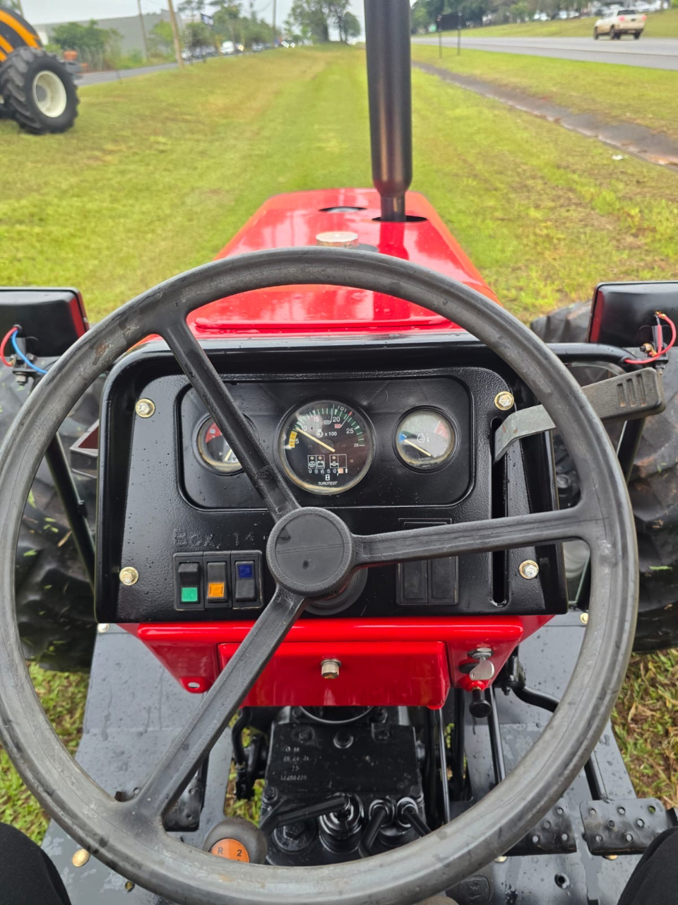 Trator Massey Ferguson advance 290 ano 2002 Com 4 pneus novos  Com comando duplo  Revisado Porto para  Trabalhar valor 125 mil - Foto 7