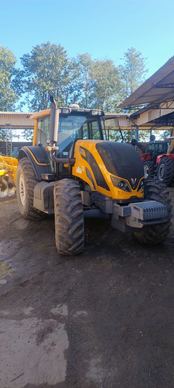 Trator Valtra bh 194 ano 2019 Semi novo único dono  Proto para trabalhar  Oportunidade de negócios  Valor 375 mil - Foto 1