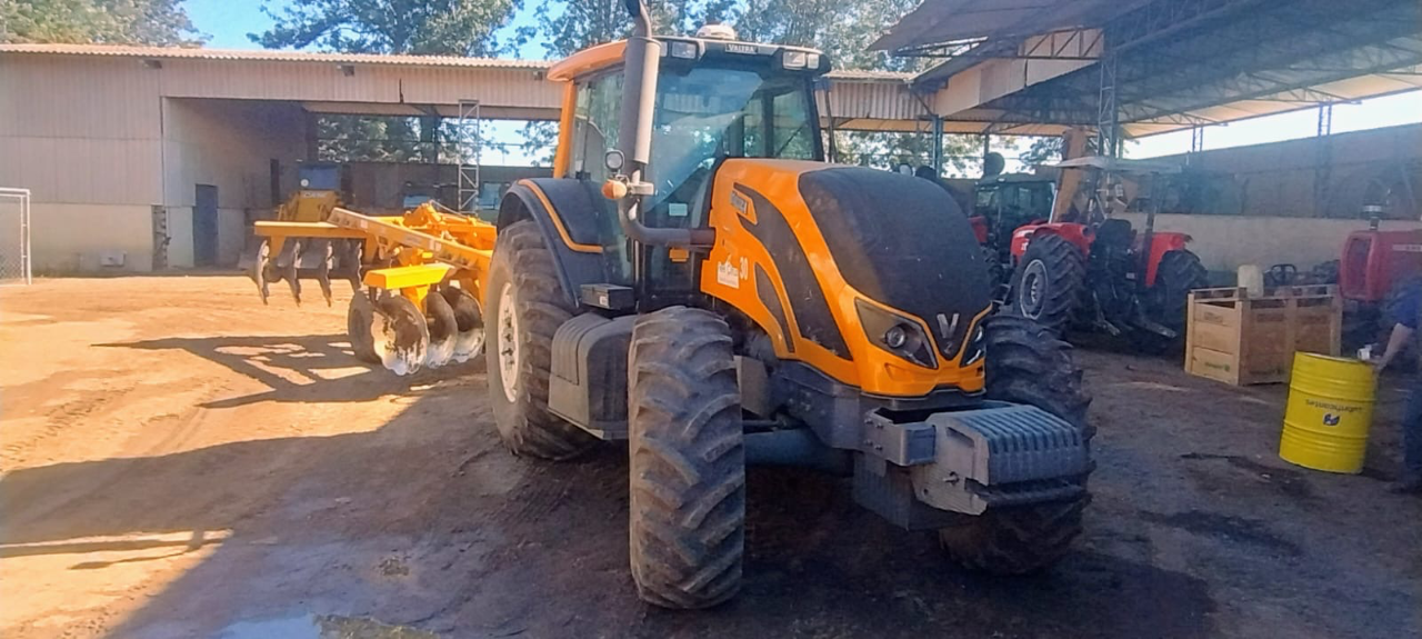 Trator Valtra bh 194 ano 2019 Semi novo único dono  Proto para trabalhar  Oportunidade de negócios  Valor 375 mil - Foto 2