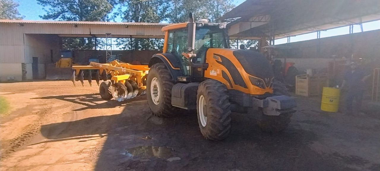 Trator Valtra bh 194 ano 2019 Semi novo único dono  Proto para trabalhar  Oportunidade de negócios  Valor 375 mil - Foto 9